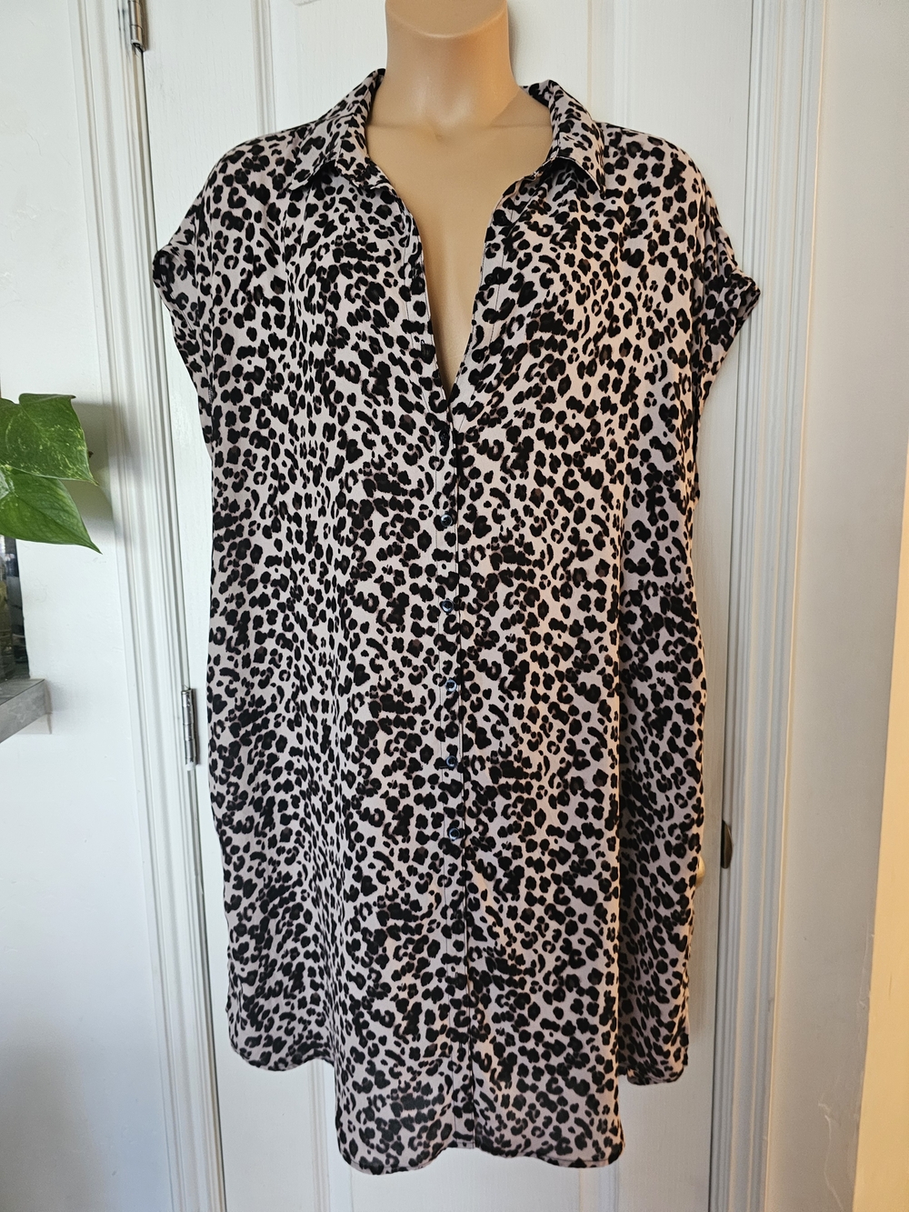 Torrid Sz 2 Leopard Print Duster